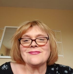 Meet your Posher, Debbie